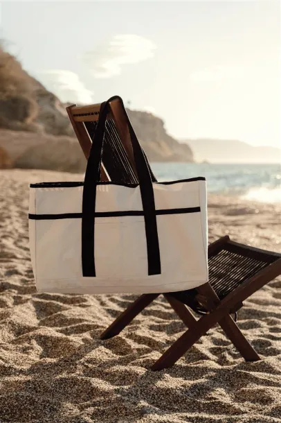  VINGA Volonne AWARE™ torba za plažu od recikliranog platna - Vinga off white, black Crna