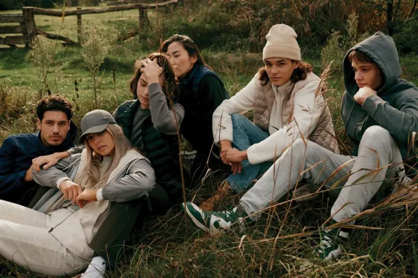  Iqoniq Abisko hoodie sa zatvaračem od recikliranog pamuka - iqoniq natural raw