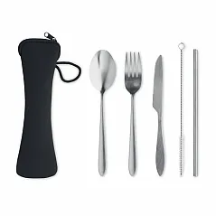 metalni set pribora za jelo