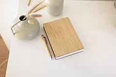 Notes s koricama od bambusa