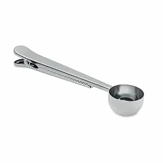 Coffee scoop with bag clip