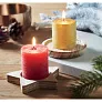 PENTAS Candle on round wooden base