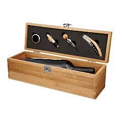Wine set in bamboo box